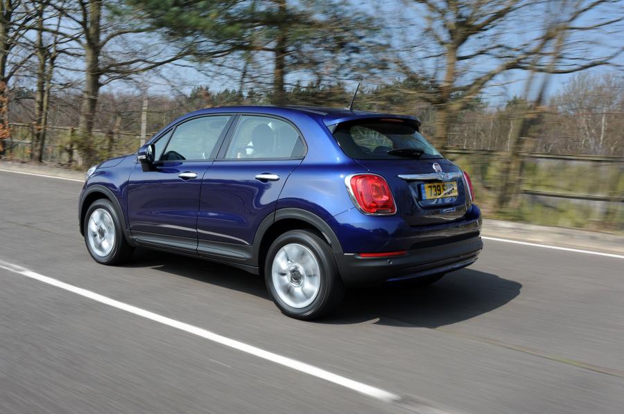  Fiat 500X 2015 года  (UK) (фото 15 из 31)
